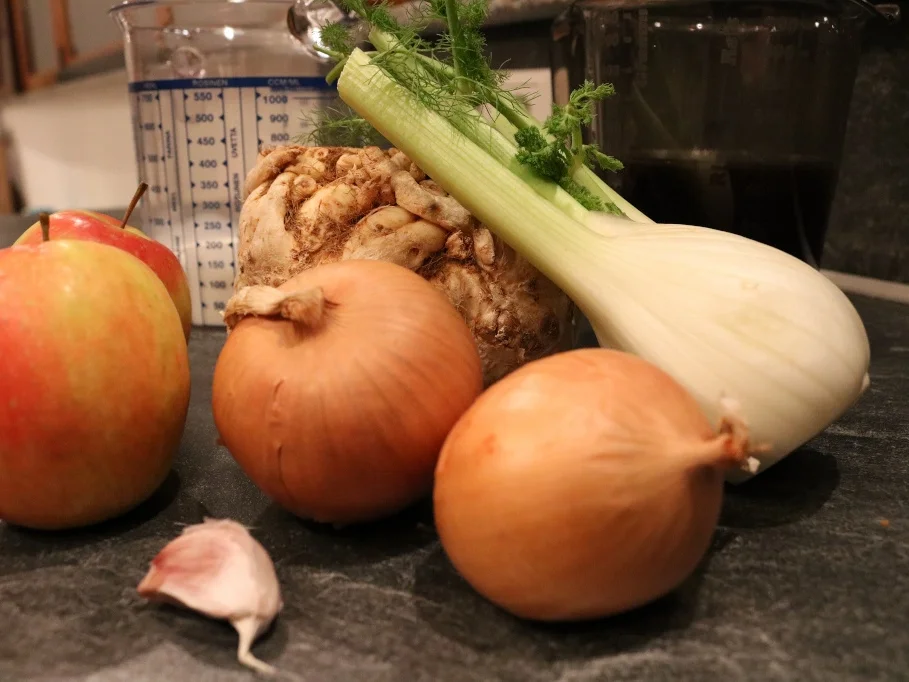 Apfel-Sellerie-Suppe mit geröstetem Fenchel - Rezept - Bild Nr. 3
