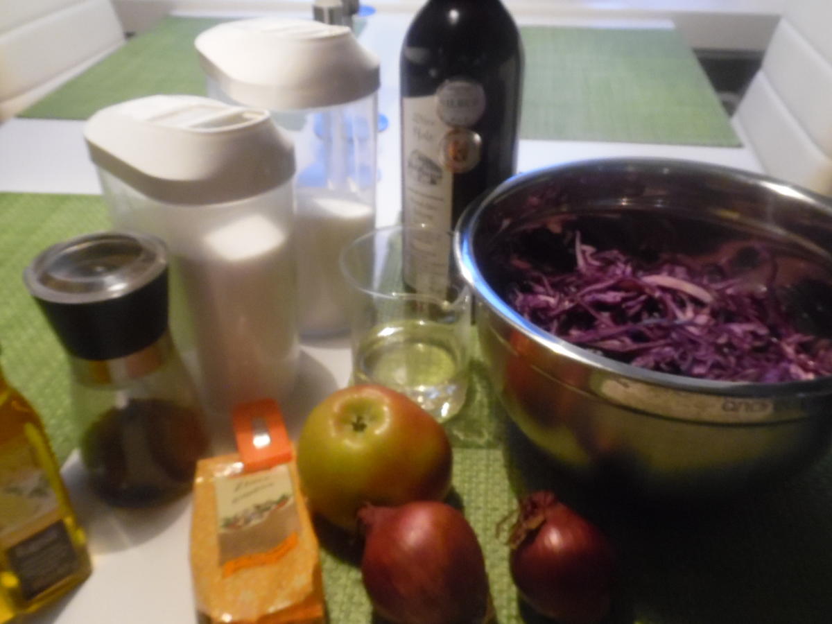 Rotkraut-Salat - Rezept mit Bild - kochbar.de