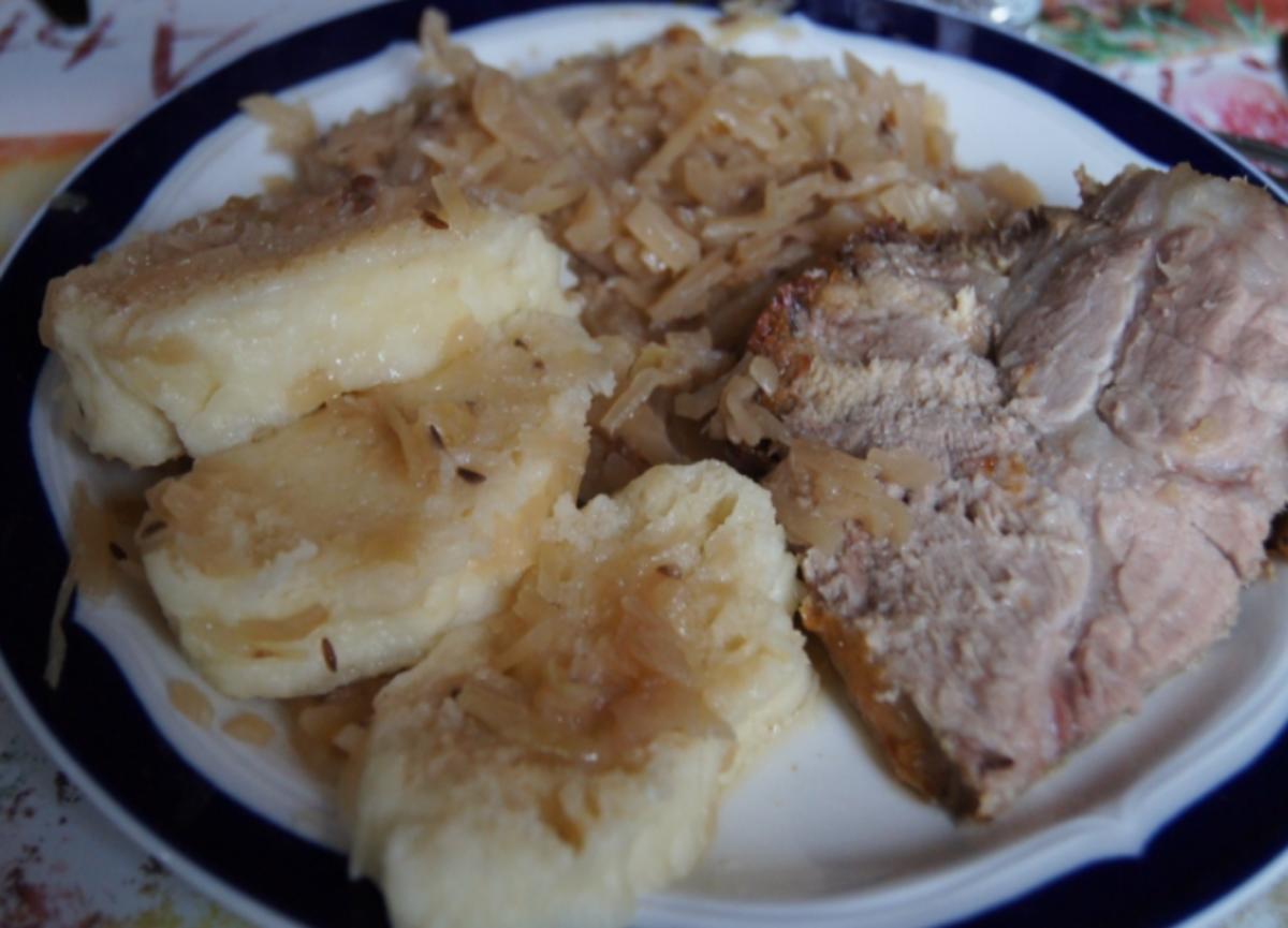 Bilder für Schweinebraten mit Kraut und Knödel nach Ivanka - Rezept