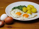 Spiegeleier mit Rahmspinat & Salzkartöffelchen - Rezept - Bild Nr. 1738