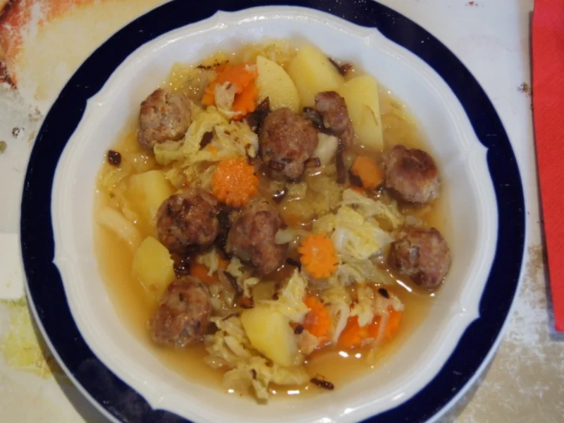 Wirsing-Möhren-Pellkartoffeln-Eintopf mit Mettbällchen - Rezept - Bild Nr. 1748
