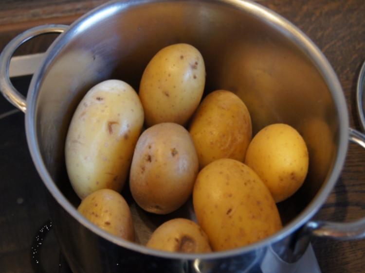 Wirsing Möhren Pellkartoffeln Eintopf mit Mettbällchen - einfach - von ...