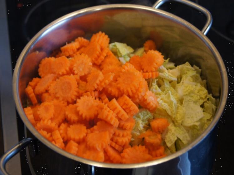 Wirsing Möhren Pellkartoffeln Eintopf mit Mettbällchen - einfach - von ...