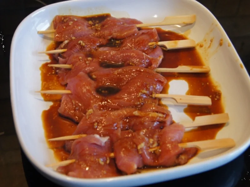 Rezept: Sate-Spieße mit Erdnusssauce und Basmatireis Bild Nr. 1740 Sate-Spieße mit Erdnusssauce und Basmatireis - Rezept - Bild Nr. 1740