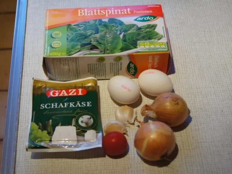 Spiegelei auf asiatisch gewürzten Blattspinat mit Schafskäse - Rezept - Bild Nr. 1740