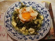 Spiegelei auf asiatisch gewürzten Blattspinat mit Schafskäse - Rezept - Bild Nr. 1750