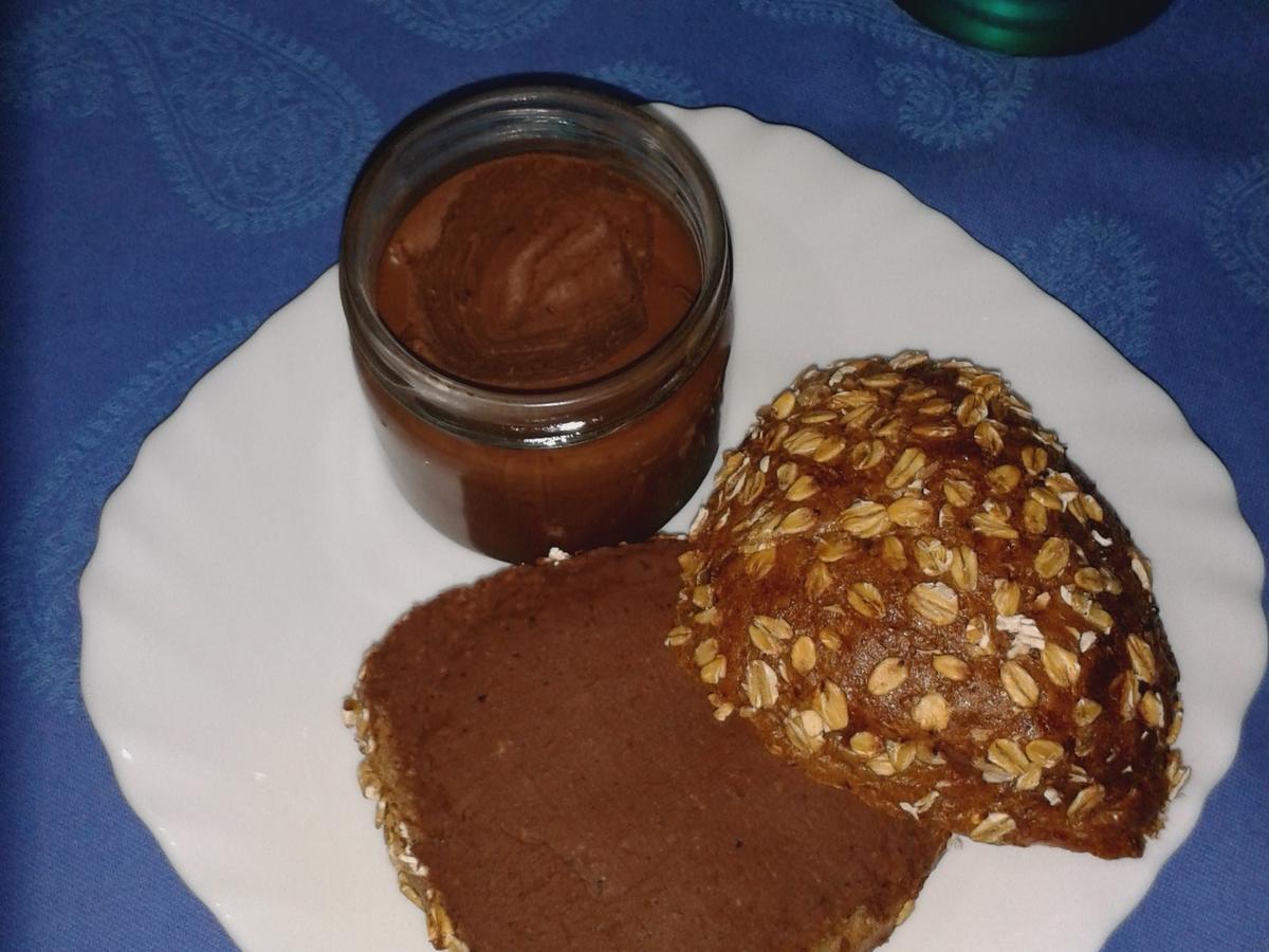 Nuss Nougat Aufstrich - einfach - von Coly-Bree