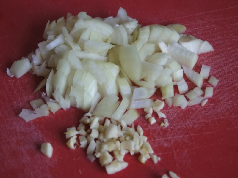 Schweinefilet-Sahne-Gulasch mit Möhrenblüten und Süßkartoffel-Sellerie-Stampf - Rezept - Bild Nr. 1751