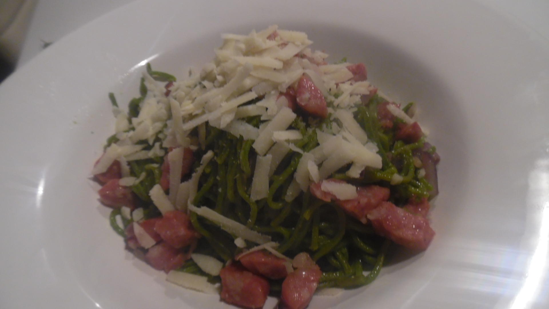 Grüne Spaghettini mit Salsiccia und Parmesan - Rezept von barbara62