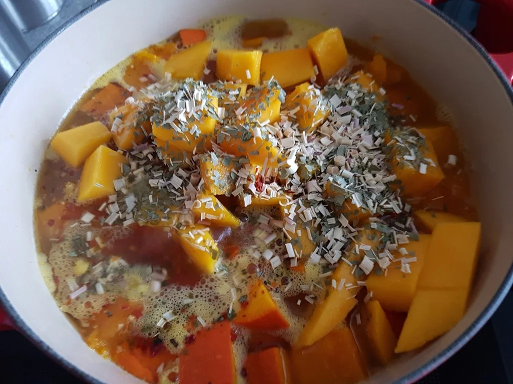 Rezept: Kürbis Mangosuppe (HOT) Bild Nr. 1760 Kürbis Mangosuppe (HOT) - Rezept - Bild Nr. 1760