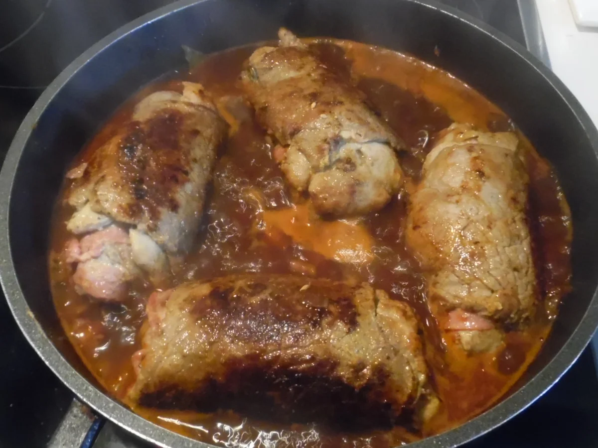 Rinderrouladen mit Brät-Füllung - Rezept - Bild Nr. 1755