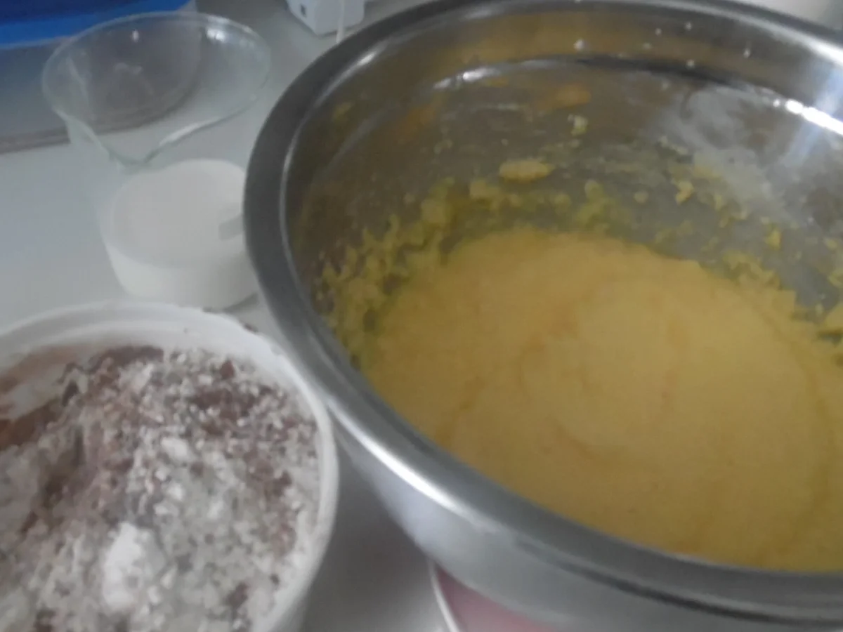 Schokoladen-Savarin mit Cheesecake-Füllung - Rezept - Bild Nr. 1771