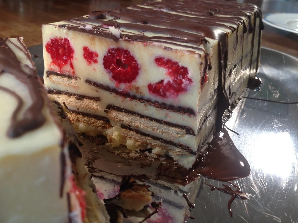 Rezept: Weißer Hund: Kalter Hund mit Himbeeren Bild Nr. 3 Weißer Hund: Kalter Hund mit Himbeeren - Rezept - Bild Nr. 3