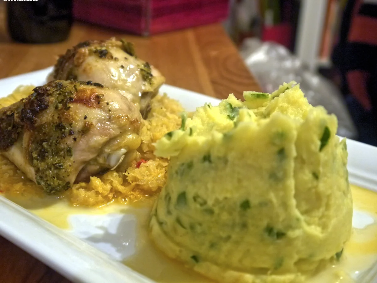 Würzige Hähnchenunterschlegl, scharfer Rahm-Spitzkohl, Kartoffel-Knobi-Püree - Rezept - Bild Nr. 1778