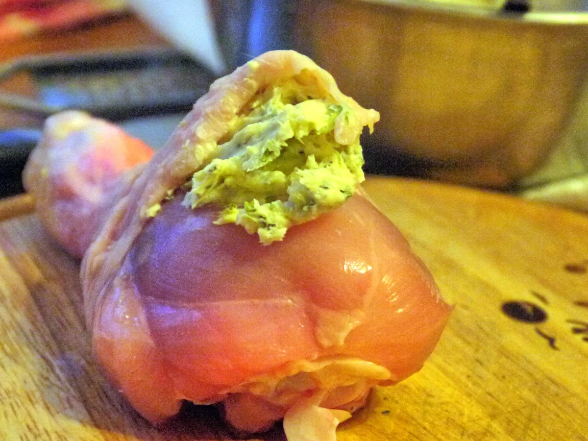 Würzige Hähnchenunterschlegl, scharfer Rahm-Spitzkohl, Kartoffel-Knobi-Püree - Rezept - Bild Nr. 1787