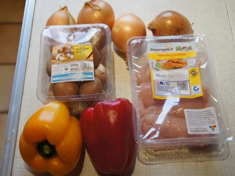 Rezept: Hähnchenfilet-Gemüse-Schaschlik mit Sauce und Curry-Basmatireis Bild Nr. 1763 Hähnchenfilet-Gemüse-Schaschlik mit Sauce und Curry-Basmatireis - Rezept - Bild Nr. 1763