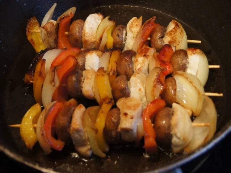 Rezept: Hähnchenfilet-Gemüse-Schaschlik mit Sauce und Curry-Basmatireis Bild Nr. 1766 Hähnchenfilet-Gemüse-Schaschlik mit Sauce und Curry-Basmatireis - Rezept - Bild Nr. 1766