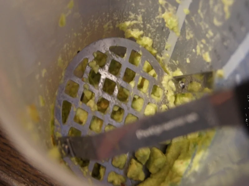 Rezept: Guacamole - Pikanter Avocado-Dip Bild Nr. 4 Guacamole - Pikanter Avocado-Dip - Rezept - Bild Nr. 4