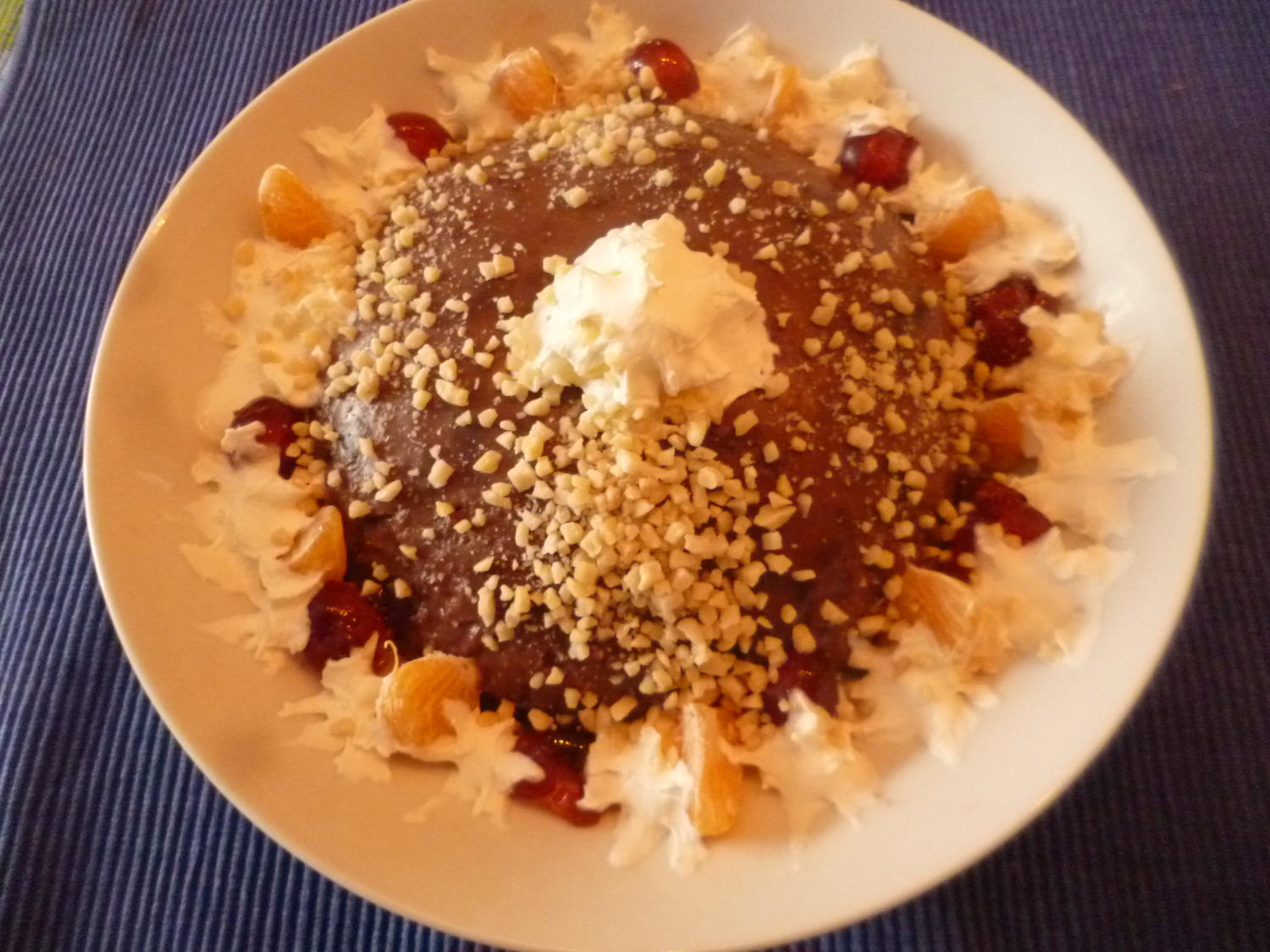 Bayrische Creme mit Roter Grütze - Rezept - kochbar.de
