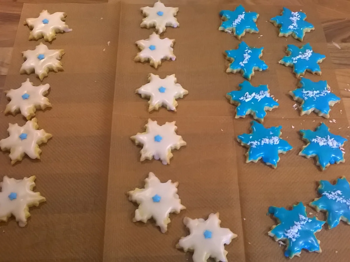 Krone Schneeflocken Kekse Plätzchen Eiskönigin - Rezept - Bild Nr. 1778