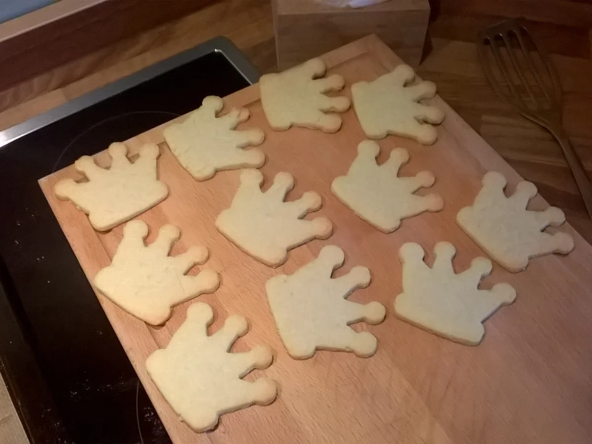 Krone Schneeflocken Kekse Plätzchen Eiskönigin - Rezept - Bild Nr. 1781