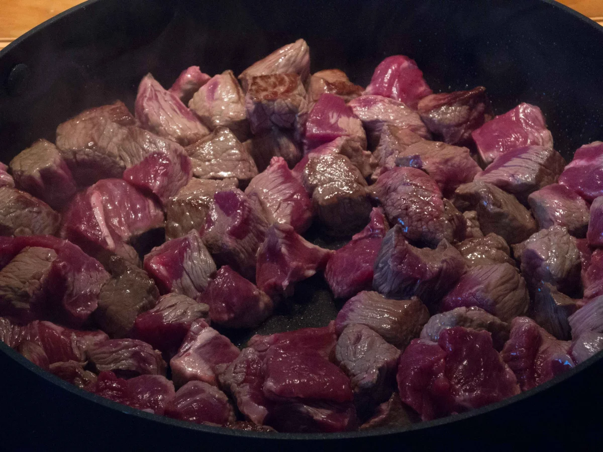 Rezept: Rindergulasch Burgund Bild Nr. 1813 Rindergulasch Burgund - Rezept - Bild Nr. 1813