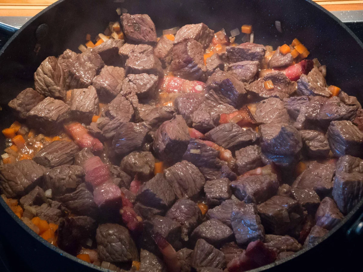 Rezept: Rindergulasch Burgund Bild Nr. 1815 Rindergulasch Burgund - Rezept - Bild Nr. 1815