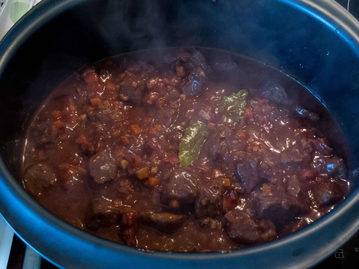 Rezept: Rindergulasch Burgund Bild Nr. 1817 Rindergulasch Burgund - Rezept - Bild Nr. 1817