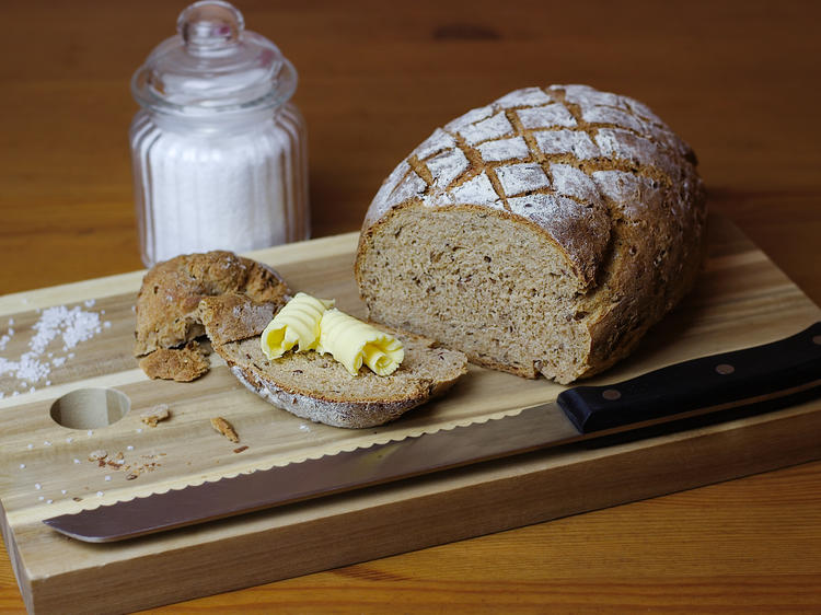 Dinkel-Roggen-Brot mit Leinsamen &amp; Amaranth - Rezept - kochbar.de