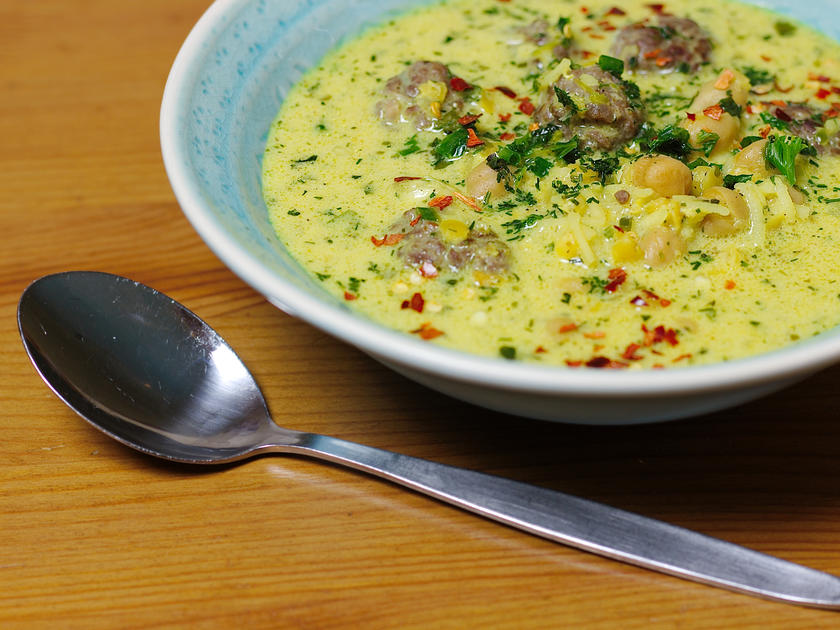 Joghurtsuppe mit Hülsenfrüchten - Persische Art - Rezept - kochbar.de