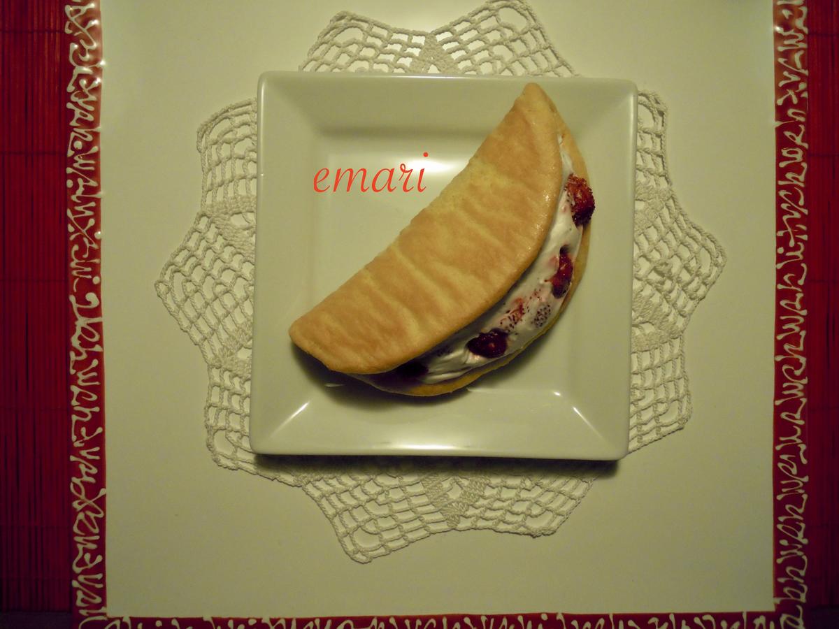 Biskuit Omelett mit Sahne - Walderdbeer - Fülle - Rezept - Bild Nr. 1821
