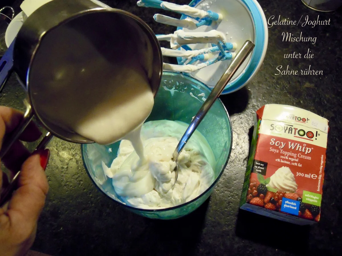 Biskuit Omelett mit Sahne - Walderdbeer - Fülle - Rezept - Bild Nr. 1828