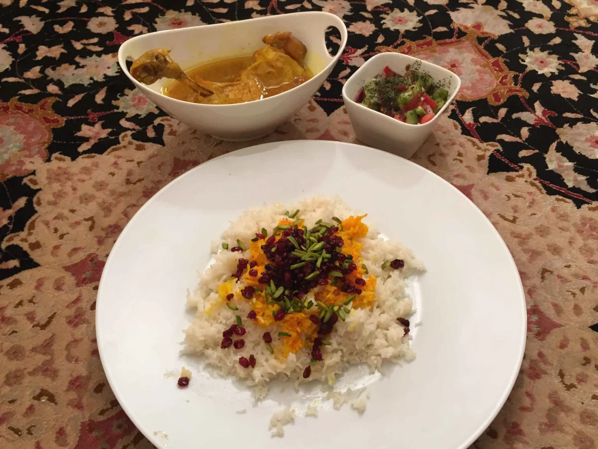 Sereschk Polo mit Salat Shiraz - Rezept - Bild Nr. 1823