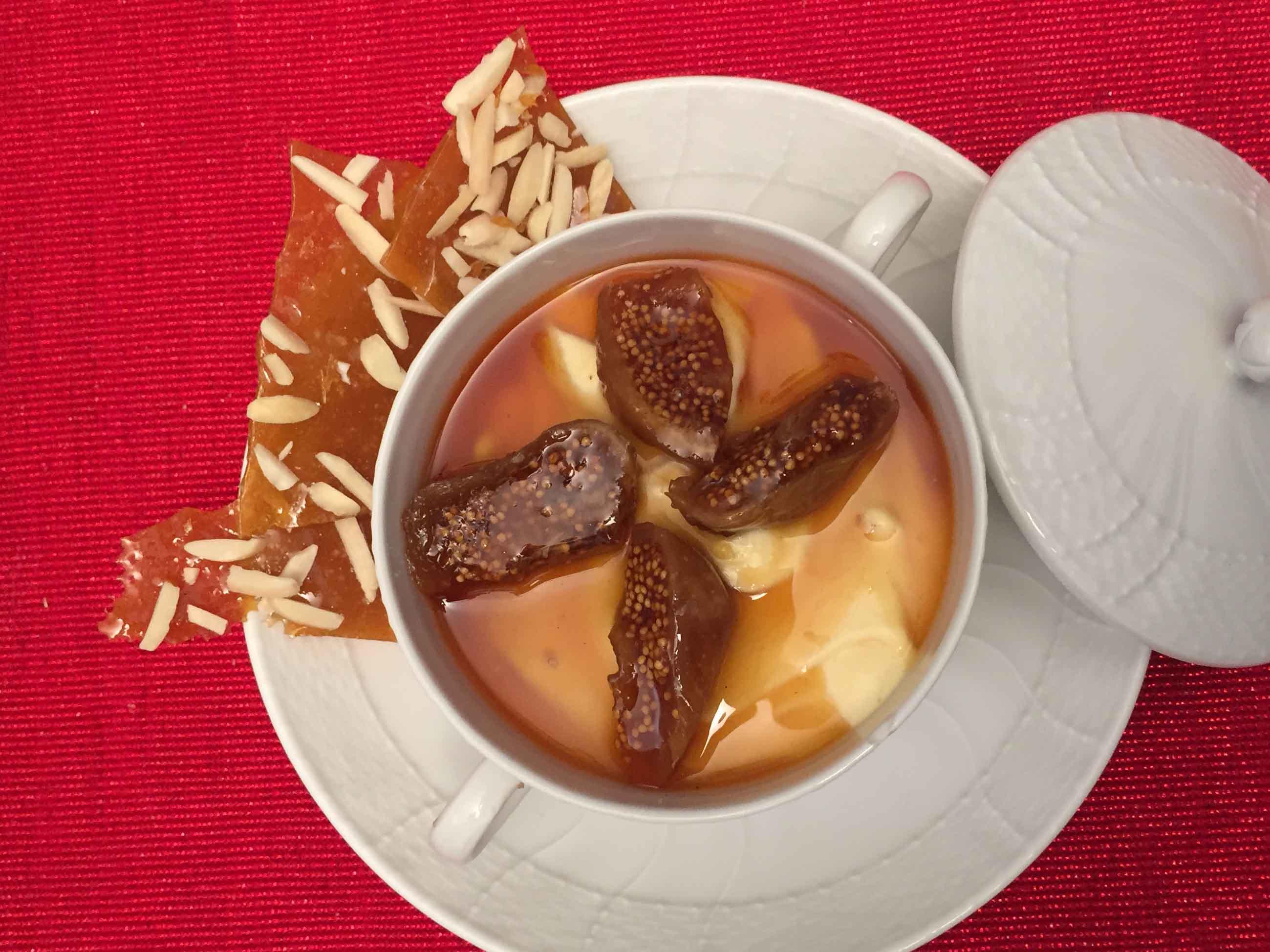 Bilder für Mandelmousse mit Feigen in Tabaksauce - Rezept