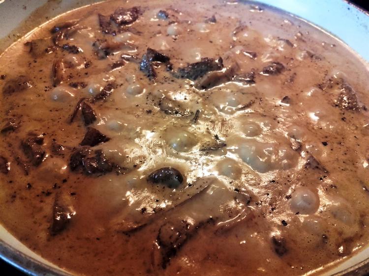 Rinderfiletstreifen mit Austernpilzen und Kräutersauce auf Tagliolini ...