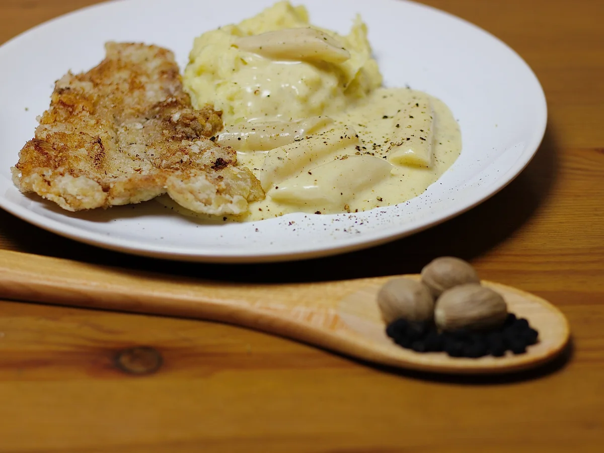 Knusperschnitzel mit Kartoffelstampf und Schwarzwurzel - Rezept - Bild Nr. 1821