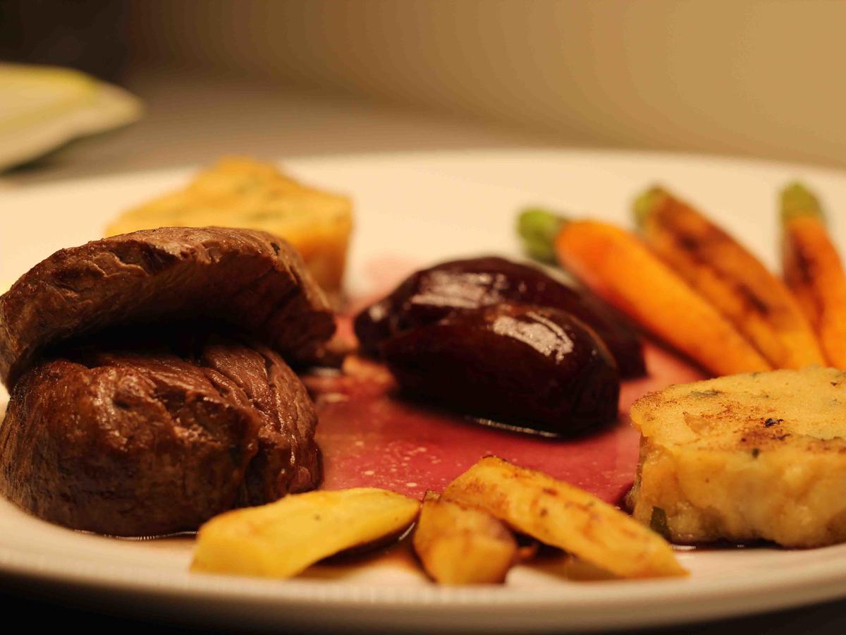 Filet Vom Fr Nkischen Bio Weiderind Auf Portwein Schalotten Mit