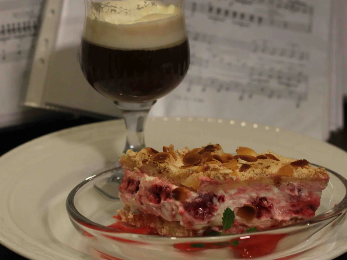 Rezept: Himbeer-Torte mit Pharisäer Bild Nr. 1824 Himbeer-Torte mit Pharisäer - Rezept - Bild Nr. 1824