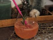 Rezept: Pink Grapefruit Rosemary Greyhound Bild Nr. 2 Pink Grapefruit Rosemary Greyhound - Rezept - Bild Nr. 2