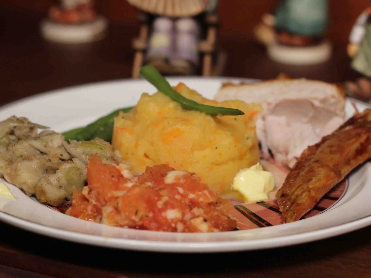 Roast Tom Turkey mit Rotwein-Gravy und traditionell englischer Füllung - Rezept - Bild Nr. 1826