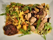 Schweinsfiletstreifen mit Grand Marnier-Zwetschgen und Kichererbsen - Rezept - Bild Nr. 2