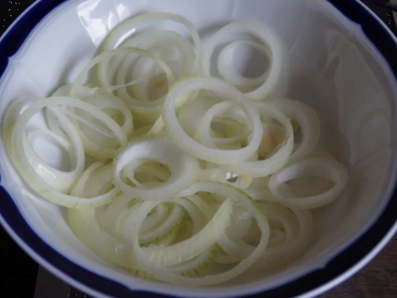 Kalbsleber mit Zwiebel- und Apfelringen und Kartoffelstampf - Rezept - Bild Nr. 1883