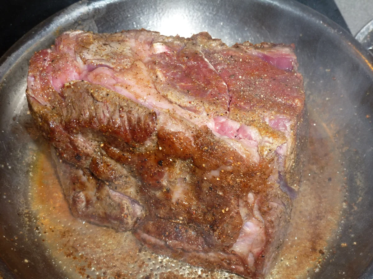 Rezept: Zarter Rinderbraten aus dem Ofen, auf Pfeffer-Schmorzwiebeln Bild Nr. 1882 Zarter Rinderbraten aus dem Ofen, auf Pfeffer-Schmorzwiebeln - Rezept - Bild Nr. 1882