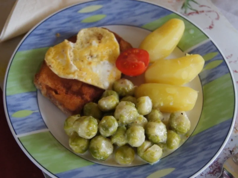 Gebratener Leberkäse mit Rosenkohl und Drillingen - Rezept - Bild Nr. 1881
