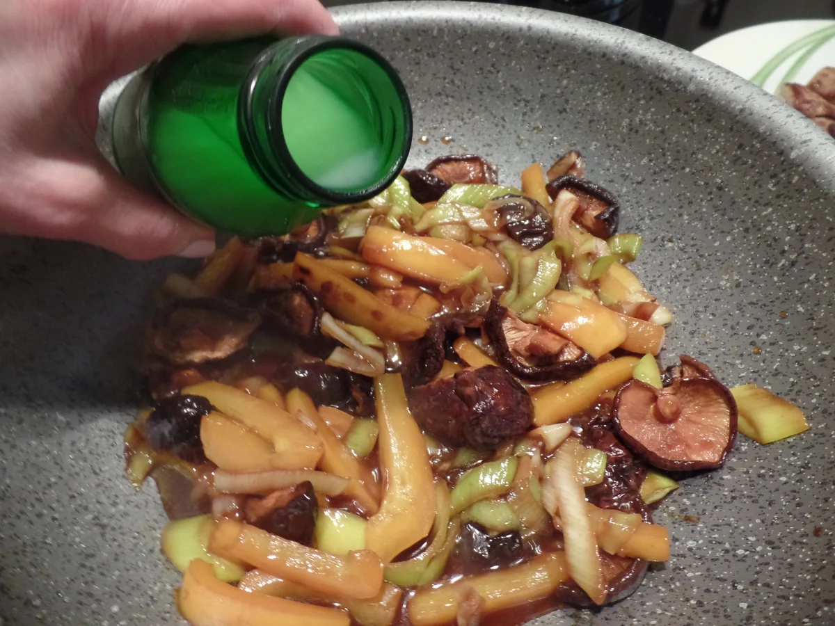 Asia-Pfanne mit Nudeln - Rezept - Bild Nr. 1912