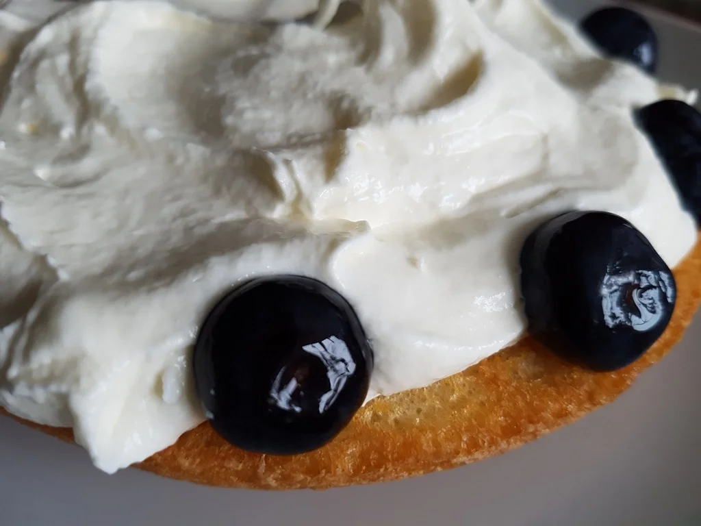 Eierkuchentorte ist ein Blitz Stapelkuchen mit Obst - Rezept - Bild Nr. 1913