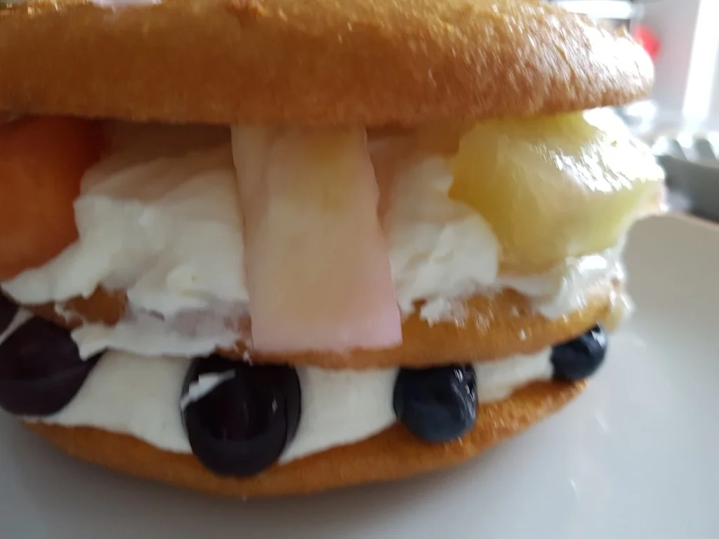 Eierkuchentorte ist ein Blitz Stapelkuchen mit Obst - Rezept - Bild Nr. 1915