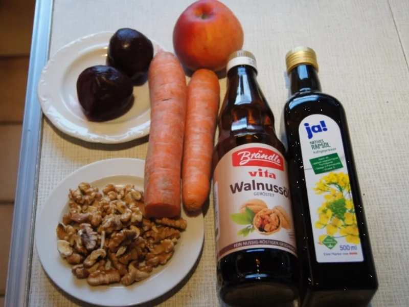 Rezept: Salat mit Rote Bete, Apfel und Möhren Bild Nr. 3 Salat mit Rote Bete, Apfel und Möhren - Rezept - Bild Nr. 3