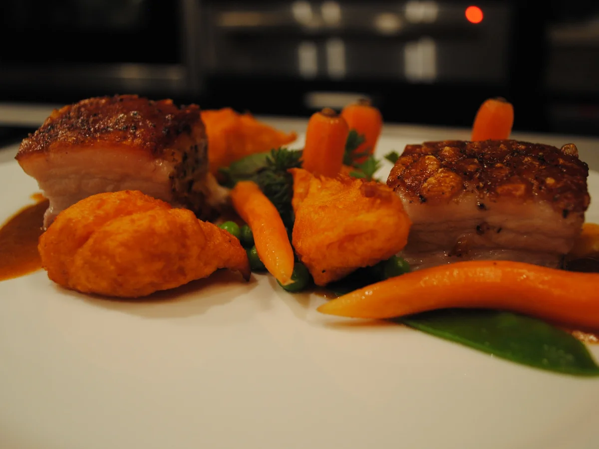 Rezept: Sous vide gegarter Schweinebauch vom Duke of Berkshire Bild Nr. 1932 Sous vide gegarter Schweinebauch vom Duke of Berkshire - Rezept - Bild Nr. 1932