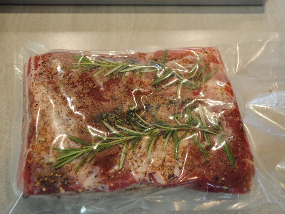Rezept: Sous vide gegarter Schweinebauch vom Duke of Berkshire Bild Nr. 1939 Sous vide gegarter Schweinebauch vom Duke of Berkshire - Rezept - Bild Nr. 1939